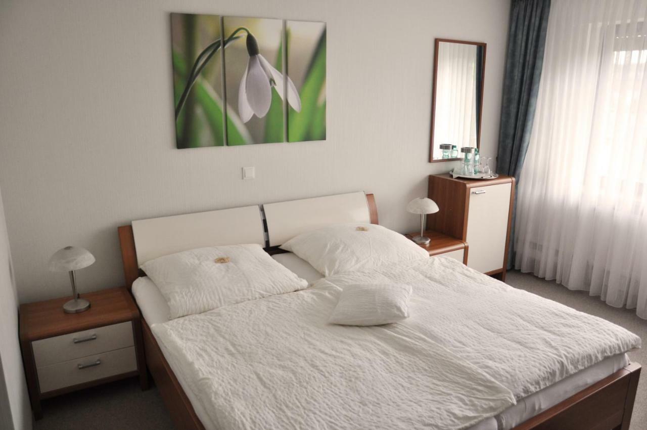 Effelder Buergerstube Hotel Wassenberg Ngoại thất bức ảnh