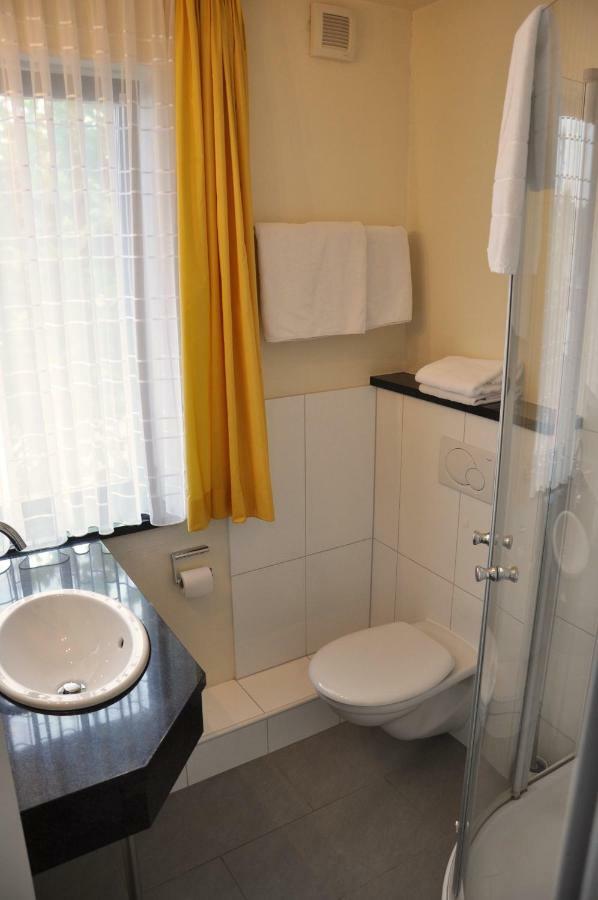 Effelder Buergerstube Hotel Wassenberg Ngoại thất bức ảnh